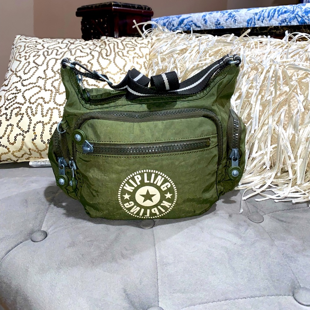 Kipling crossbody bag used great condition.
